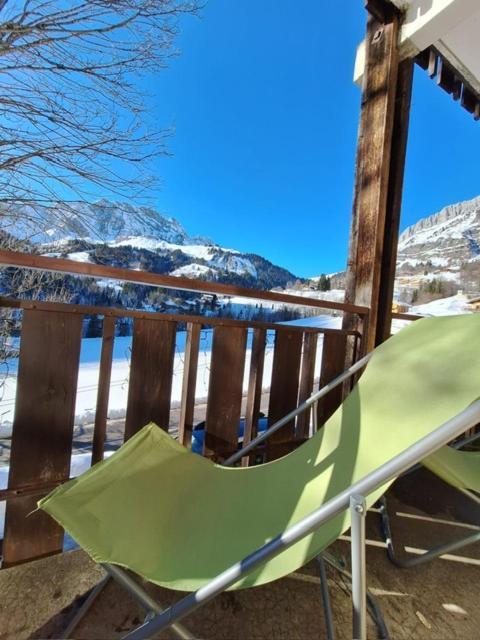 La Coufa, Spacieux Duplex En Chalet, Terrasse, Jardin, Vues Montagnes La Giettaz Exterior photo